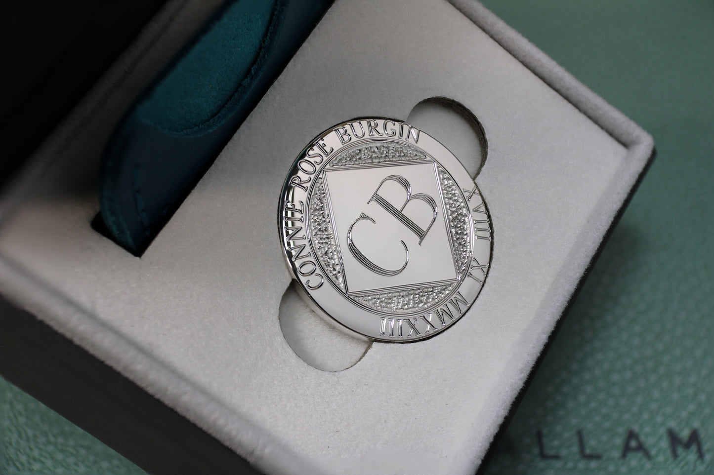 9ct White Gold Personalised Golf Ball Marker | Signature Edition | Hallmarked Precious Metall
