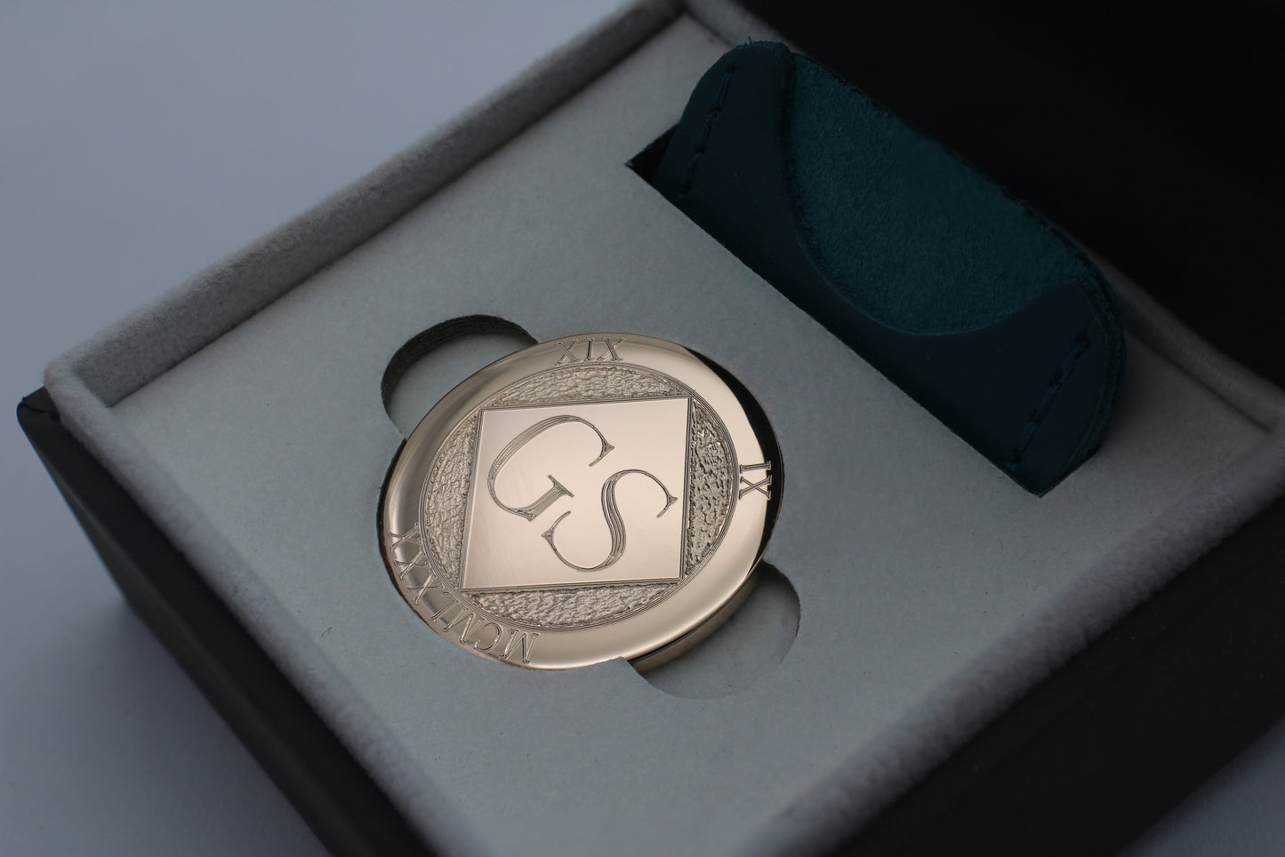 9ct Rose Gold Personalised Golf Ball Marker | Signature Edition | Hallmarked Precious Metal